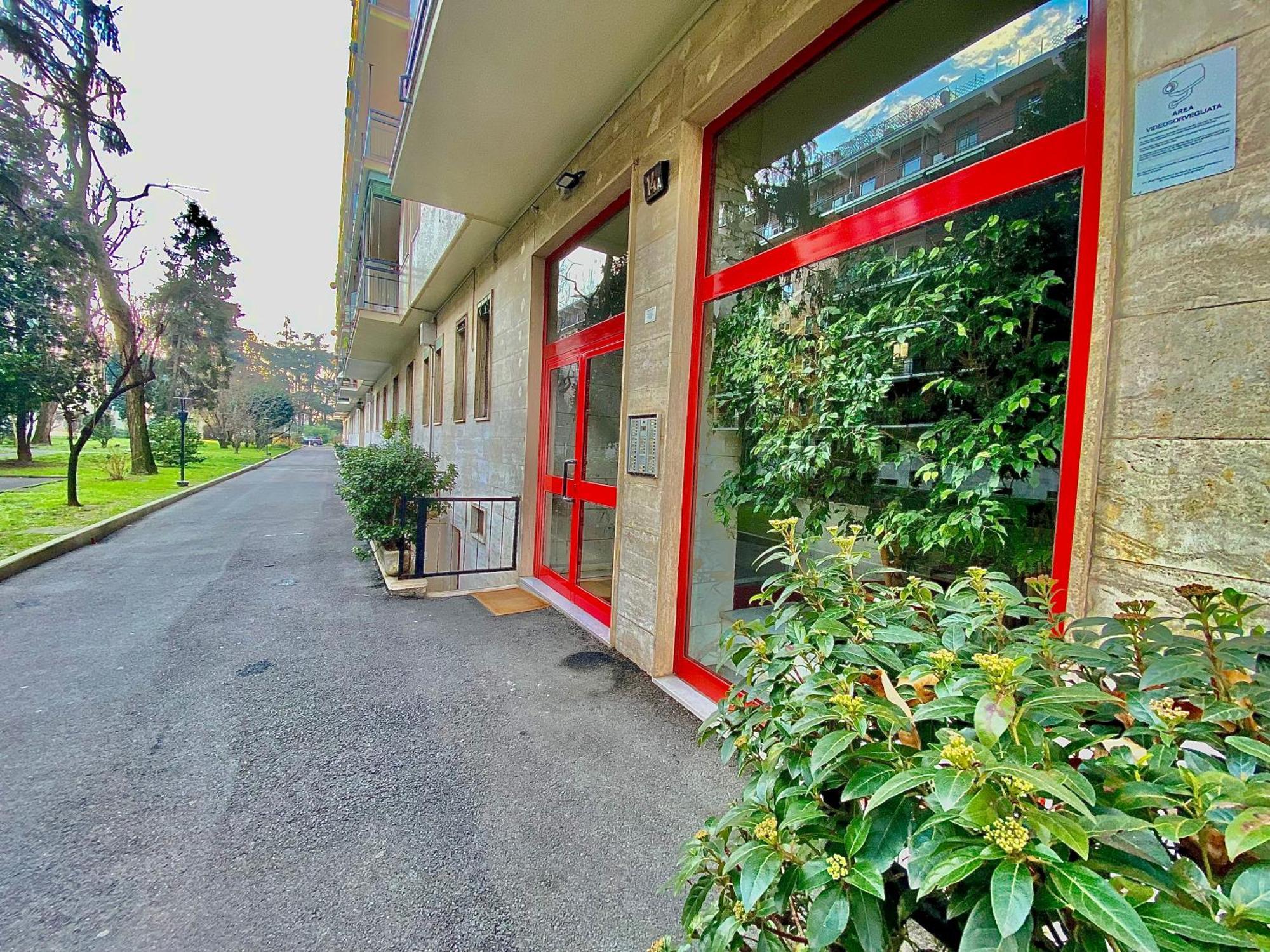 Appartamento Navigli Style, Tra Metropolitana Famagosta, Comfort E Modernita Milano Esterno foto