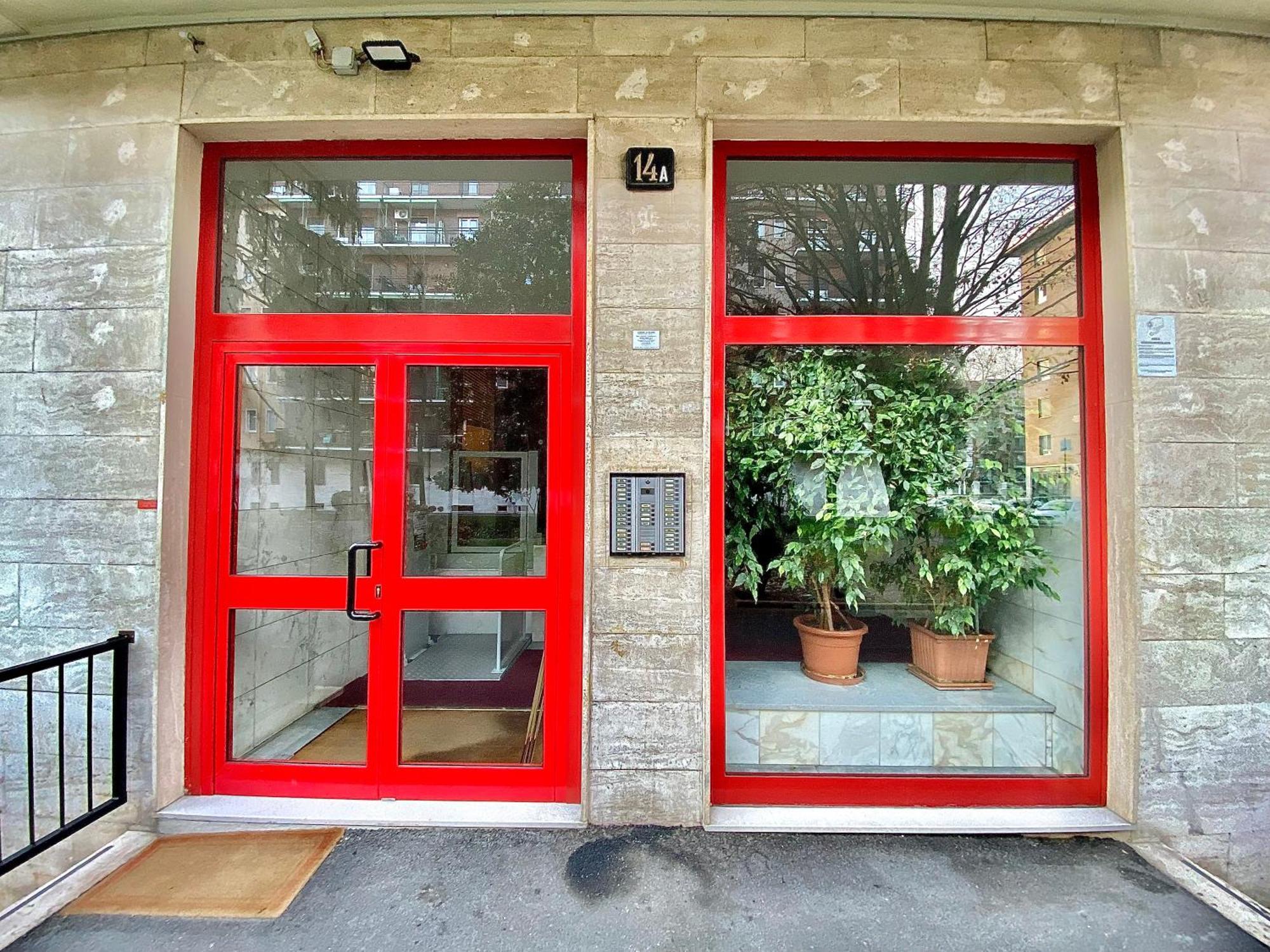 Appartamento Navigli Style, Tra Metropolitana Famagosta, Comfort E Modernita Milano Esterno foto